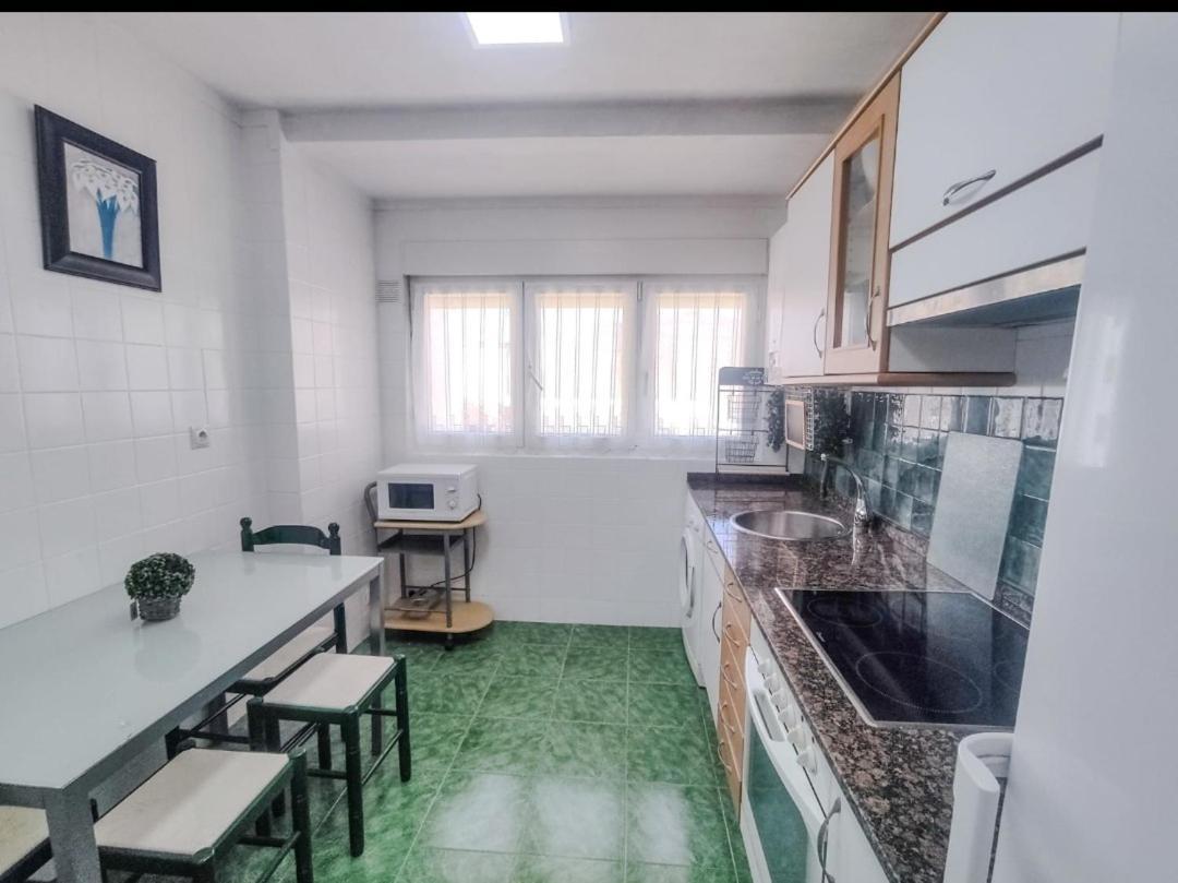 Apartamento Centrico Con Wifi Aviles Luaran gambar