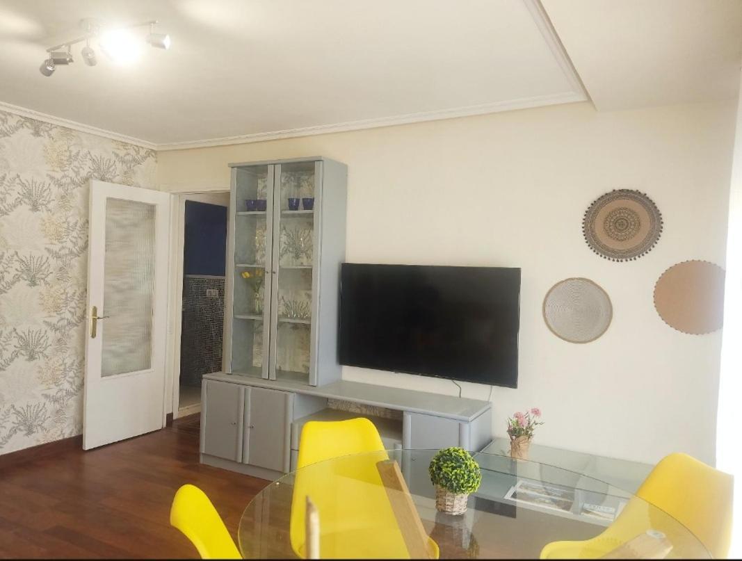 Apartamento Centrico Con Wifi Aviles Luaran gambar