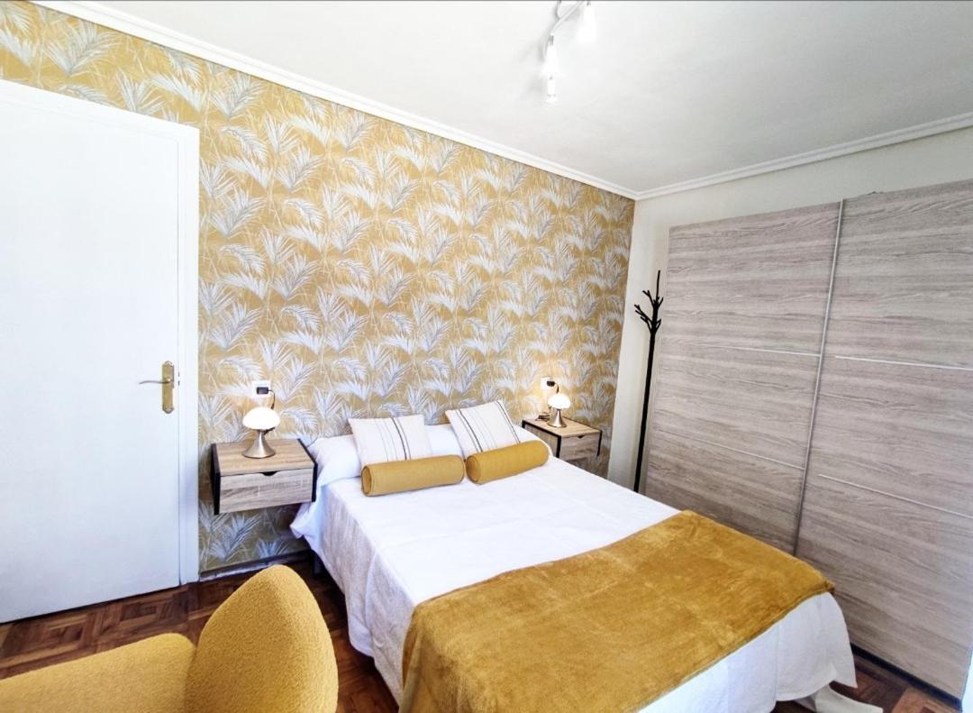 Apartamento Centrico Con Wifi Aviles Luaran gambar