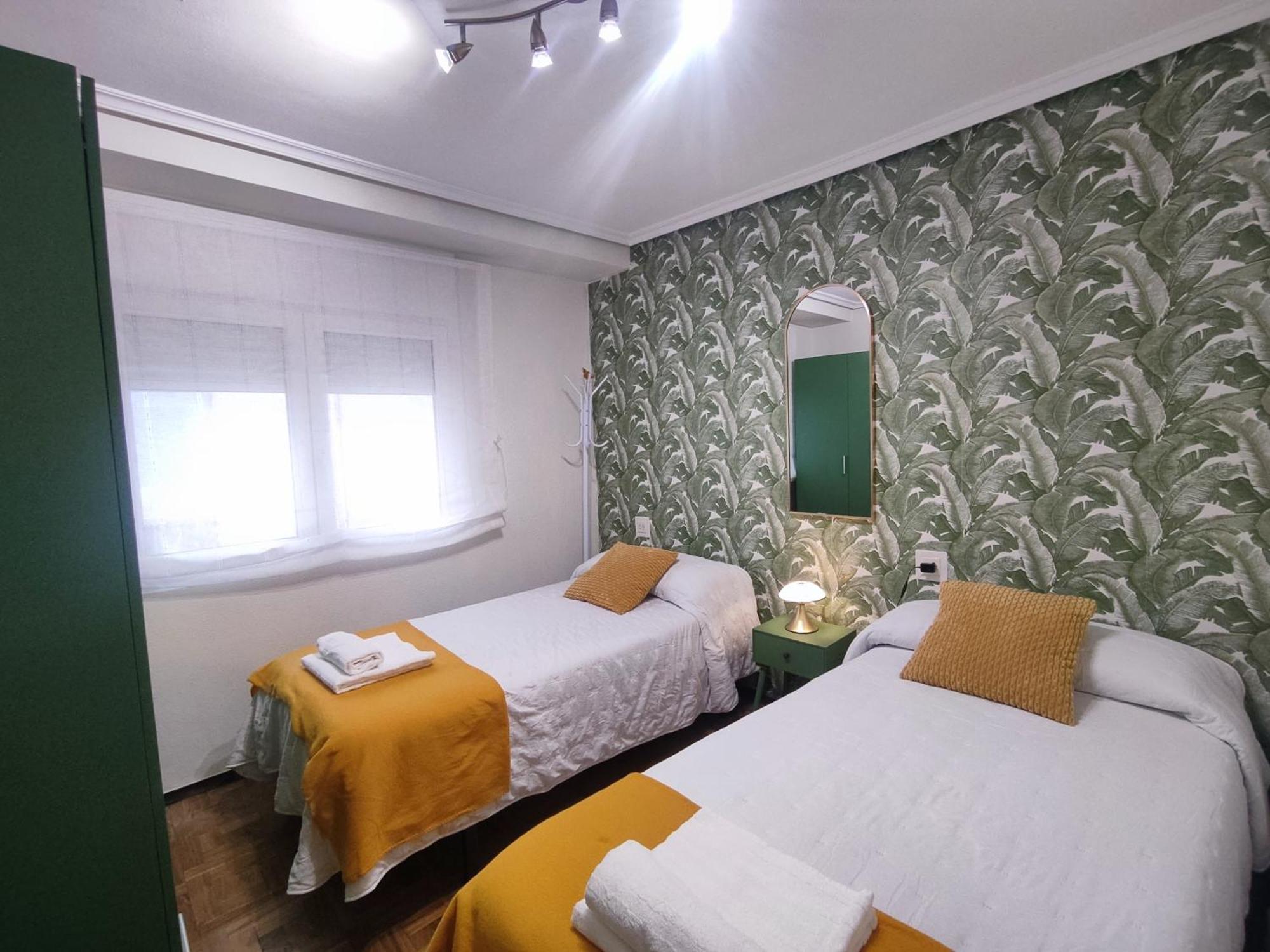 Apartamento Centrico Con Wifi Aviles Luaran gambar
